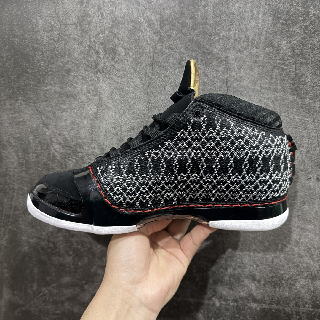 图片[2]-【外贸版】Air Jordan 23 UNC 高帮AJ23 乔丹23代 aj23 乔23 高邦 北卡蓝 乔丹篮球鞋系列n鞋身采用黑白红的配色方案，大面积的黑色皮革鞋身银色车线结合，带来奢华的质感以及震撼的视觉冲击，通过鞋身中部银色车线映出中底红色TPU包裹框架，加上鞋头延伸至鞋舌上白色斑点点缀，整体既吸睛又耐看；鞋舌上Jumpman Logo辅以雕刻呈现，鞋帮处采用编织织物，是整双鞋的亮点之一。 货号：318376-001 尺码：40 40.5 41 42 42.5 43 44 44.5 45 46 47.5  编码：XZ470500-莆田鞋批发中心