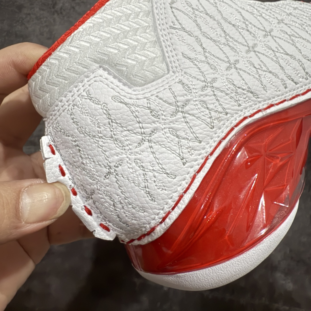 图片[2]-【外贸版】Air Jordan 23 UNC 高帮AJ23 乔丹23代 aj23 乔23 高邦 北卡蓝 乔丹篮球鞋系列n鞋身采用黑白红的配色方案，大面积的黑色皮革鞋身银色车线结合，带来奢华的质感以及震撼的视觉冲击，通过鞋身中部银色车线映出中底红色TPU包裹框架，加上鞋头延伸至鞋舌上白色斑点点缀，整体既吸睛又耐看；鞋舌上Jumpman Logo辅以雕刻呈现，鞋帮处采用编织织物，是整双鞋的亮点之一。 货号：318376-161 尺码：40 40.5 41 42 42.5 43 44 44.5 45 46 47.5  编码：XZ470500-莆田鞋批发中心