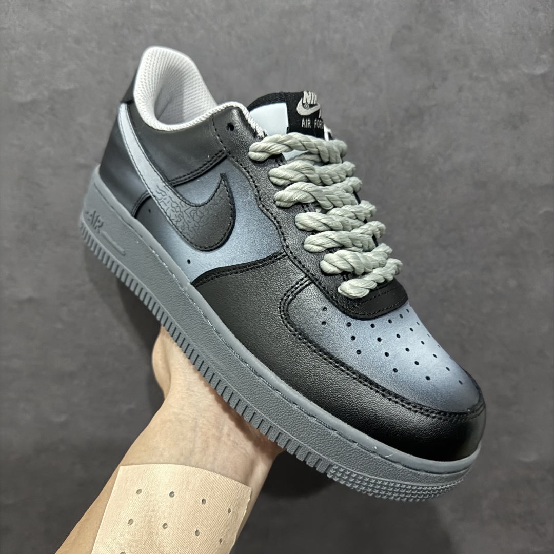 图片[3]-【定制版】Nk Air Force 1\’07 Low \”Night Storm\” 暗夜风暴 空军一号定制低帮秋冬休闲板鞋 YD2425-101rn#灵感来源于暗夜风暴的恐怖感，夜幕如一块沉重的黑布，严严实实地笼罩着大地。狂风在这无尽的黑暗中肆意呼啸，似一头愤怒的史前巨兽，宣泄着它的狂暴与力量r 尺码：36 36.5 37.5 38 38.5 39 40 40.5 41 42 42.5 43 44 44.5 45  编码：HXS310320-莆田鞋批发中心