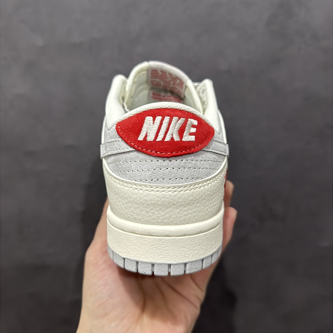 图片[4]-【定制版】Nk SB Dunk Low 斯图西联名 米灰灰勾 周年高端定制 低帮休闲板鞋 FC1688-206rn#定制鞋盒 大厂纯原品质出货 超高清洁度 皮料切割干净无任何毛边 细节完美 r 尺码：36 36.5 37.5 38 38.5 39 40 40.5 41 42 42.5 43 44 44.5 45  编码：HXS320340-莆田鞋批发中心