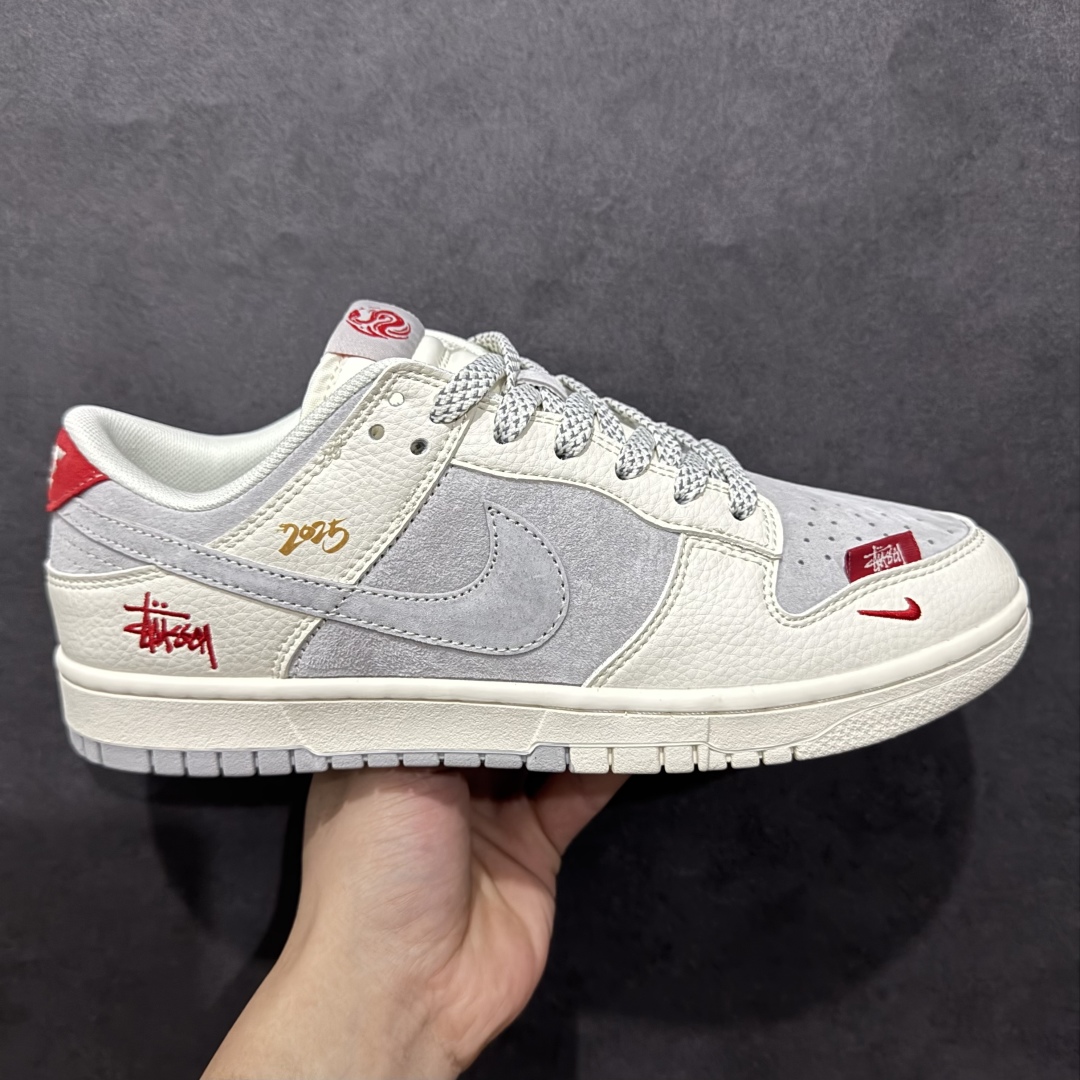 【定制版】Nk SB Dunk Low 斯图西联名 米灰灰勾 周年高端定制 低帮休闲板鞋 FC1688-206rn#定制鞋盒 大厂纯原品质出货 超高清洁度 皮料切割干净无任何毛边 细节完美 r 尺码：36 36.5 37.5 38 38.5 39 40 40.5 41 42 42.5 43 44 44.5 45  编码：HXS320340-莆田鞋批发中心