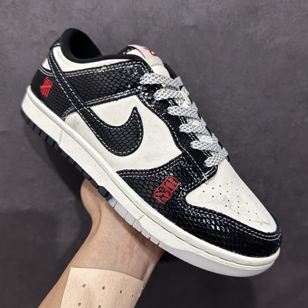 【定制版】Nk SB Dunk Low UN联名蛇年限定 双色黑蛇 周年高端定制 低帮休闲板鞋 AG3702-853