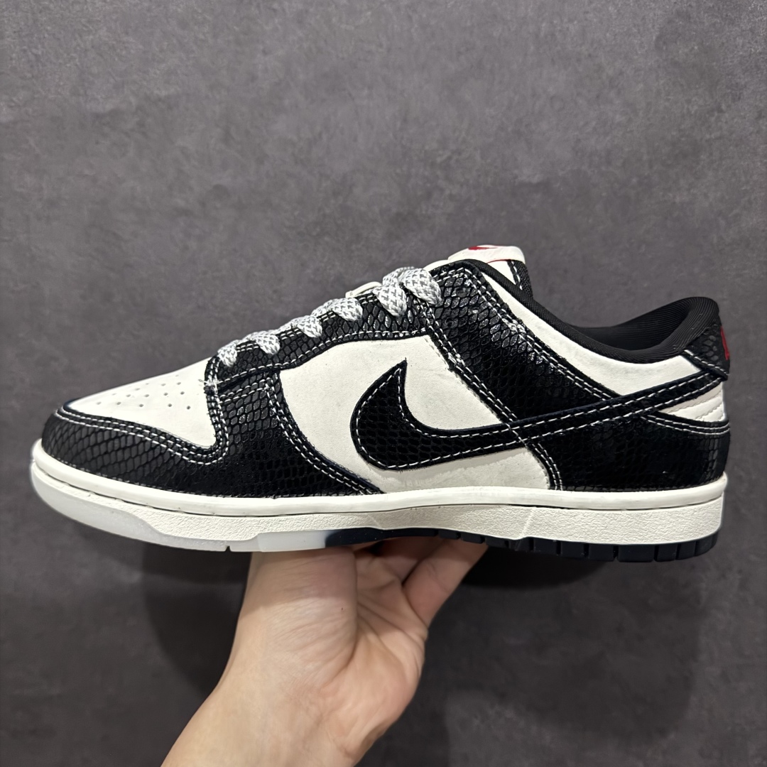 【定制版】Nk SB Dunk Low UN联名蛇年限定 双色黑蛇 周年高端定制 低帮休闲板鞋 AG3702-853