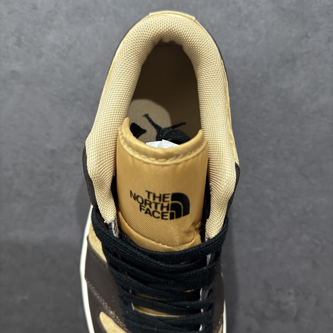 图片[7]-【定制版】Air Jordan 1 Retro Low x The North Face 咖啡棕小钩n官方同步新色 原装级产物n拒绝公底 立体鞋型 细节完美 高清洁度购置公司同步原材料 原汁原味 忠于原版 货号：XX2420 020n码数：36 36.5 37.5 38 38.5 39 40 40.5 41 42 42.5 43 44 44.5 45 编码：CC280300-莆田鞋批发中心