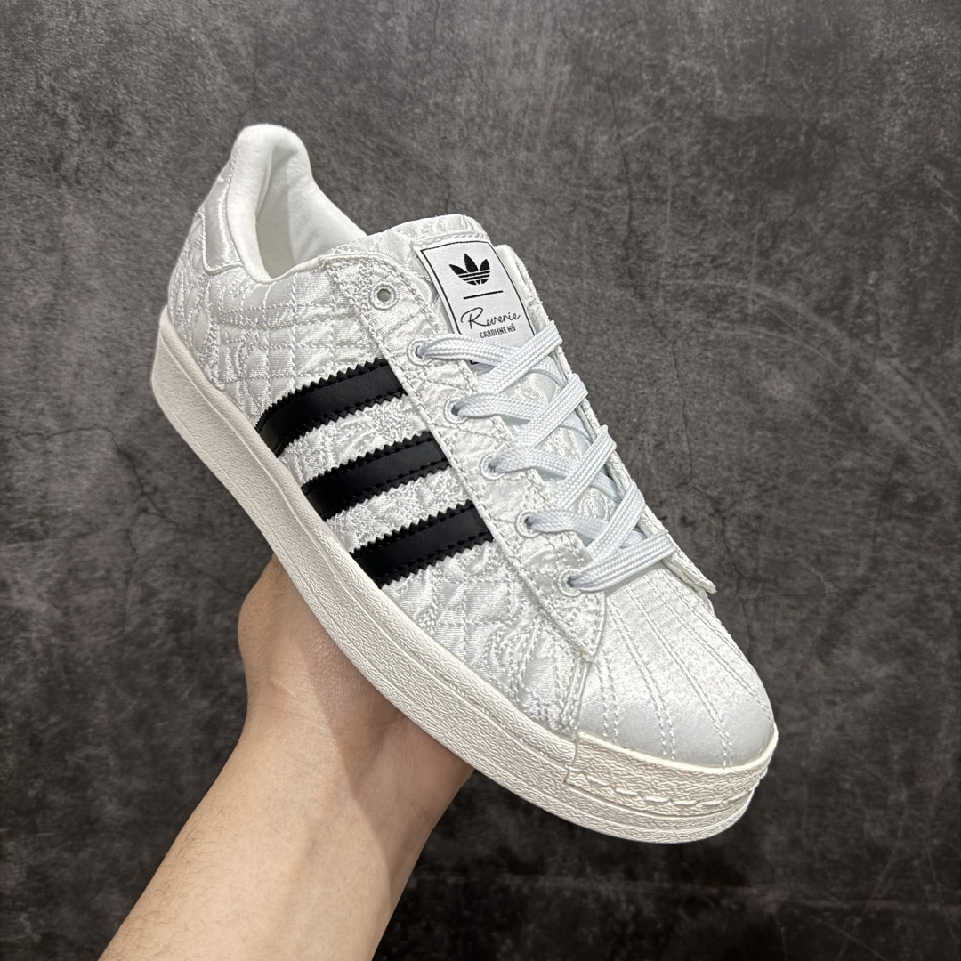 图片[3]-【公司级】Caroline Hu x Adidas originals Superstar W 贝壳头 潮流 时尚 防滑减震 低帮 阿迪达斯板鞋n白色鞋身 搭配大朵蝴蝶结n呈现风格极为有趣 少女心十足细节点缀更是非常巧妙 充满趣味性n两副鞋带 可替换使用或花式系带 根据服饰的色彩随意切换造型！ 货号:JR7977 尺码:35.5 36 36.5 37 38 38.5 39 40 编码：XN230250-莆田鞋批发中心