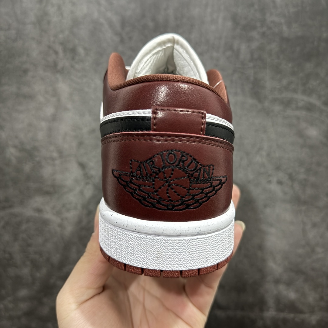 图片[4]-【K版】Air Jordan AJ1 Low 低帮 白酒红黑 HF3148-102nn全新流水线出品 DT版本唯一平替选择 市场第二梯队最强版 全部原鞋开发 原楦原纸板开发 全鞋电脑针车 原厂内置全掌气垫 原盒内在原标 唯一Zp原版鞋带绑法 免检产品 全新2022版型 全头层皮料 完美零毛边处理 原厂配置全掌气垫 价格定位良心 几十个配色陆续出货 SIZE：36 36.5 37.5 38 38.5 39 40 40.5 41 42 42.5 43 44 44.5 45 46 47.5 编码：LDS230250-莆田鞋批发中心