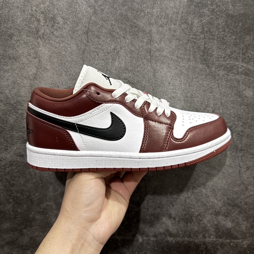 【K版】Air Jordan AJ1 Low 低帮 白酒红黑 HF3148-102nn全新流水线出品 DT版本唯一平替选择 市场第二梯队最强版 全部原鞋开发 原楦原纸板开发 全鞋电脑针车 原厂内置全掌气垫 原盒内在原标 唯一Zp原版鞋带绑法 免检产品 全新2022版型 全头层皮料 完美零毛边处理 原厂配置全掌气垫 价格定位良心 几十个配色陆续出货 SIZE：36 36.5 37.5 38 38.5 39 40 40.5 41 42 42.5 43 44 44.5 45 46 47.5 编码：LDS230250-莆田鞋批发中心