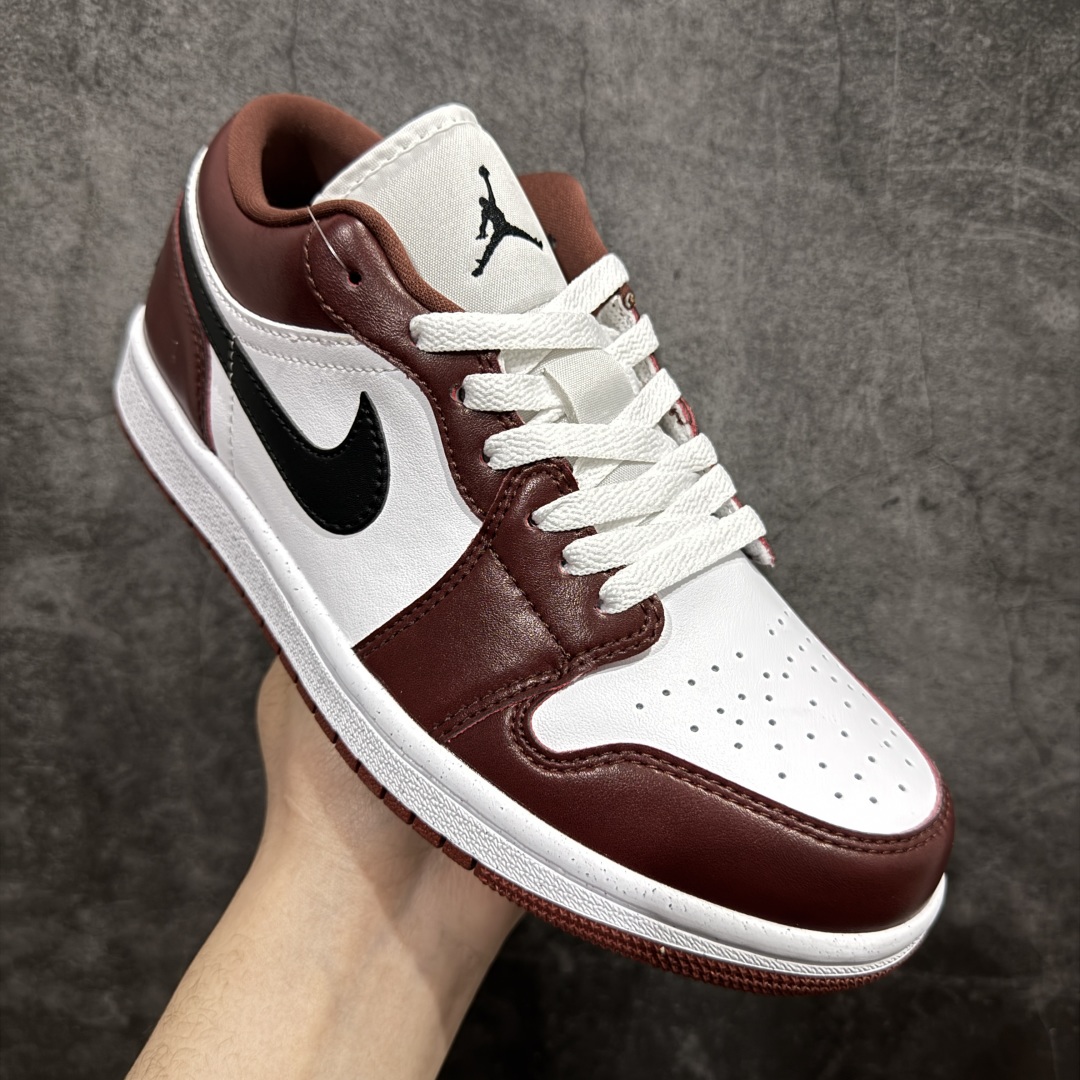 图片[3]-【K版】Air Jordan AJ1 Low 低帮 白酒红黑 HF3148-102nn全新流水线出品 DT版本唯一平替选择 市场第二梯队最强版 全部原鞋开发 原楦原纸板开发 全鞋电脑针车 原厂内置全掌气垫 原盒内在原标 唯一Zp原版鞋带绑法 免检产品 全新2022版型 全头层皮料 完美零毛边处理 原厂配置全掌气垫 价格定位良心 几十个配色陆续出货 SIZE：36 36.5 37.5 38 38.5 39 40 40.5 41 42 42.5 43 44 44.5 45 46 47.5 编码：LDS230250-莆田鞋批发中心