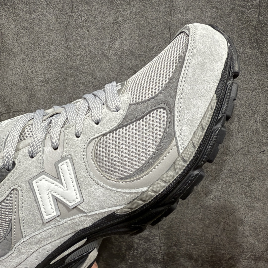 图片[6]-【纯原c版】NB New Balance M2002R 新百伦M2002RC1 灰黑nn全新版本出货新配色陆续开发出货 品质很好  价格实惠n 全套原楦原纸板原厂数据开发 原厂网纱 原装进口皮料 正确绒感卡色 正确中底拉帮中底网布细节 一比一手工擦旧效果 冲裁组合 匠心打造 耗时两个月开发完成 工艺极其复杂难度可想而知 新开独立私模大底 全网唯一正确做旧组合大底 高端零售专供产物  尺码：36 37 37.5 38 38.5 39.5 40 40.5 41.5 42 42.5 43 44 44.5 45 45.5 46.5 编码：JP270290-莆田鞋批发中心