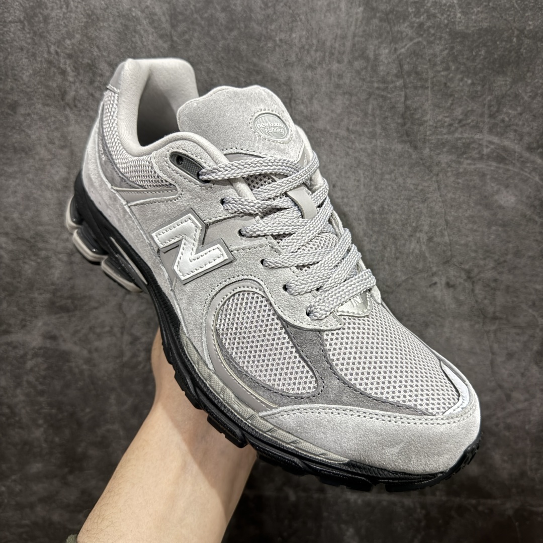 图片[3]-【纯原c版】NB New Balance M2002R 新百伦M2002RC1 灰黑nn全新版本出货新配色陆续开发出货 品质很好  价格实惠n 全套原楦原纸板原厂数据开发 原厂网纱 原装进口皮料 正确绒感卡色 正确中底拉帮中底网布细节 一比一手工擦旧效果 冲裁组合 匠心打造 耗时两个月开发完成 工艺极其复杂难度可想而知 新开独立私模大底 全网唯一正确做旧组合大底 高端零售专供产物  尺码：36 37 37.5 38 38.5 39.5 40 40.5 41.5 42 42.5 43 44 44.5 45 45.5 46.5 编码：JP270290-莆田鞋批发中心