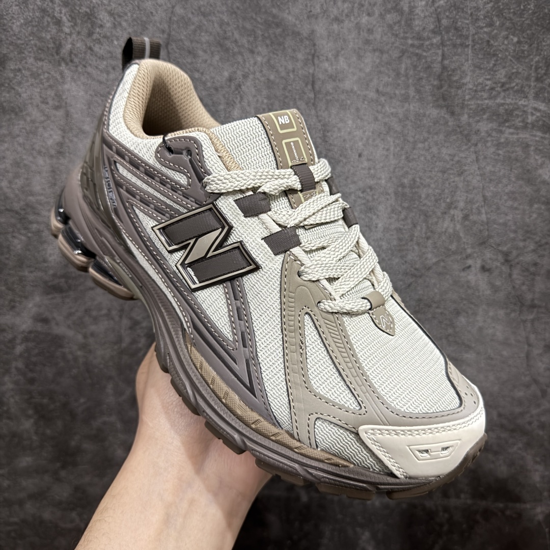 图片[3]-【GS纯原】新百伦 New Balance M1906系列 复古运动鞋单品宝藏老爹鞋 M1906RHDn作为NB最经典的档案鞋型之一，与2002一样，1906有着NB最成熟的技术加持和复古款式，而本次推出的版本参照2002r的定位，相信会在性价两端做出权衡。单从造型上来看，依旧是vibe风格，味道很正，细节也很酷，这双1906r无疑必能打入复古跑鞋爱好者的年度鞋款名录。 尺码：36-45半 编码：MZ260280-莆田鞋批发中心