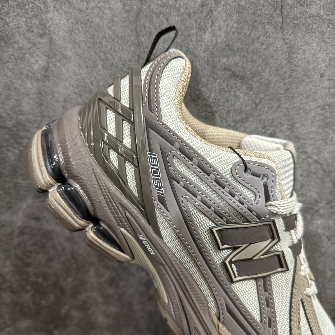 图片[7]-【GS纯原】新百伦 New Balance M1906系列 复古运动鞋单品宝藏老爹鞋 M1906RHDn作为NB最经典的档案鞋型之一，与2002一样，1906有着NB最成熟的技术加持和复古款式，而本次推出的版本参照2002r的定位，相信会在性价两端做出权衡。单从造型上来看，依旧是vibe风格，味道很正，细节也很酷，这双1906r无疑必能打入复古跑鞋爱好者的年度鞋款名录。 尺码：36-45半 编码：MZ260280-莆田鞋批发中心