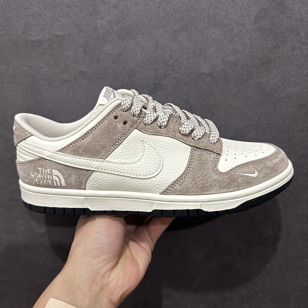 【定制版】Nk SB Dunk Low 北面名 猪八白勾 周年高端定制 低帮休闲板鞋 DJ2024-063rn#定制鞋盒 大厂纯原品质出货 超高清洁度 皮料切割干净无任何毛边 细节完美 r 尺码：36 36.5 37.5 38 38.5 39 40 40.5 41 42 42.5 43 44 44.5 45 编码：HXS340360-莆田鞋批发中心