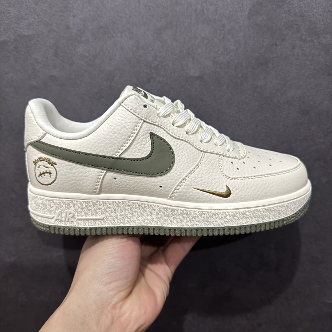 【定制版】海外限量发售NIke Air Force 1 \’07 Low “鬼脸联名–米白绿勾”空军一号 低帮 运动鞋 休闲鞋 折边针车 工艺难度大 原楦头原纸板 原装鞋盒 定制五金配件 内置全掌气垫 原厂鞋底货号：DF0180-007 Size：36 36.5 37.5 38 38.5 39 40 40.5 41 42 42.5 43 44 44.5 45 编码：HXS310320-莆田鞋批发中心