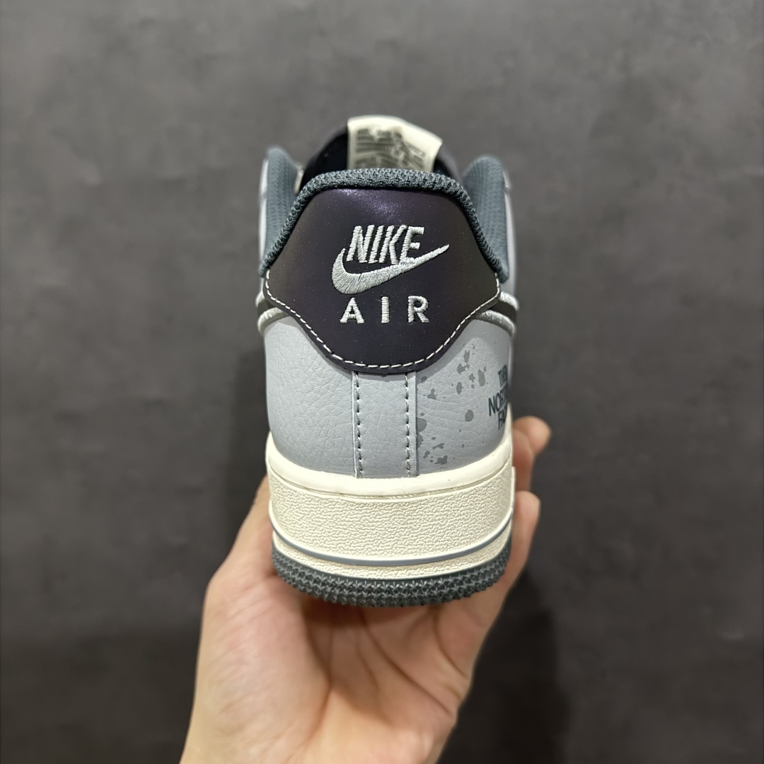 图片[4]-【公司级】Nk Air Force 1\’07 Low 北面联名 刺绣泼墨勾 空军一号 低帮休闲板鞋 DM6688-006rn#原楦头原纸板 原装鞋盒 定制五金配件 内置全掌气垫 原厂鞋底 r 尺码：36 36.5 37.5 38 38.5 39 40 40.5 41 42 42.5 43 44 44.5 45  编码：HXS310320-莆田鞋批发中心