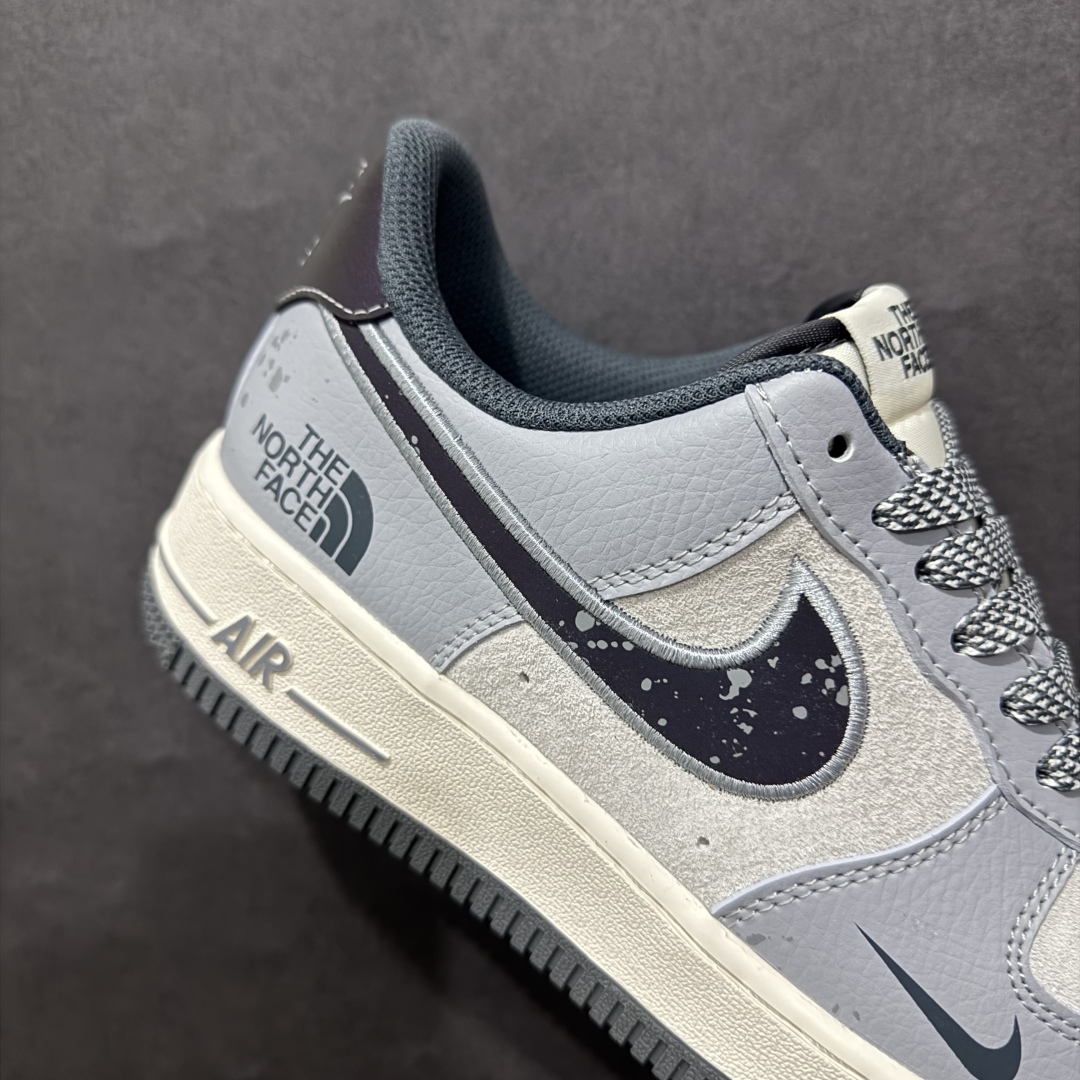 图片[6]-【公司级】Nk Air Force 1\’07 Low 北面联名 刺绣泼墨勾 空军一号 低帮休闲板鞋 DM6688-006rn#原楦头原纸板 原装鞋盒 定制五金配件 内置全掌气垫 原厂鞋底 r 尺码：36 36.5 37.5 38 38.5 39 40 40.5 41 42 42.5 43 44 44.5 45  编码：HXS310320-莆田鞋批发中心