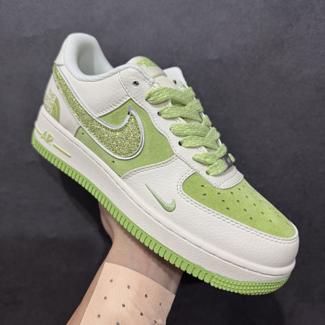 图片[3]-【公司级】海外限量发售NIke Air Force 1 \’07 Low “北面联名”空军一号 低帮 运动鞋 休闲鞋 折边针车 工艺难度大 原楦头原纸板 原装鞋盒 定制五金配件 内置全掌气垫 原厂鞋底货号：QY6818-531 Size：36 36.5 37.5 38 38.5 39 40 40.5 41 42 42.5 43 44 44.5 45 编码：CC280300-莆田鞋批发中心