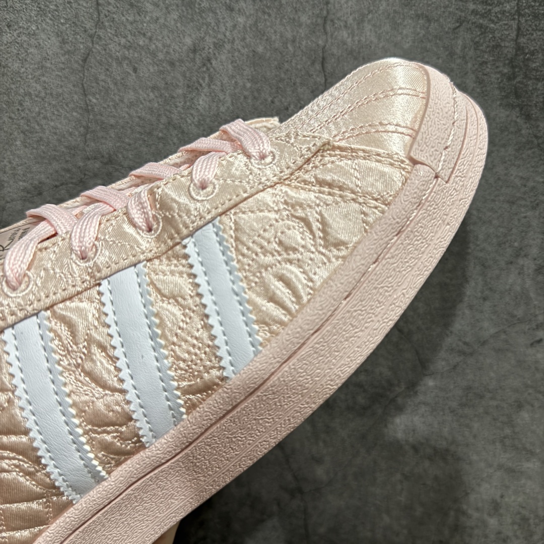 图片[6]-【公司级】Caroline Hu x Adidas originals Superstar W 贝壳头 潮流 时尚 防滑减震 低帮 阿迪达斯板鞋n白色鞋身 搭配大朵蝴蝶结n呈现风格极为有趣 少女心十足细节点缀更是非常巧妙 充满趣味性n两副鞋带 可替换使用或花式系带 根据服饰的色彩随意切换造型！ 货号:JQ8737 尺码:35.5 36 36.5 37 38 38.5 39 40 编码：XN230250-莆田鞋批发中心