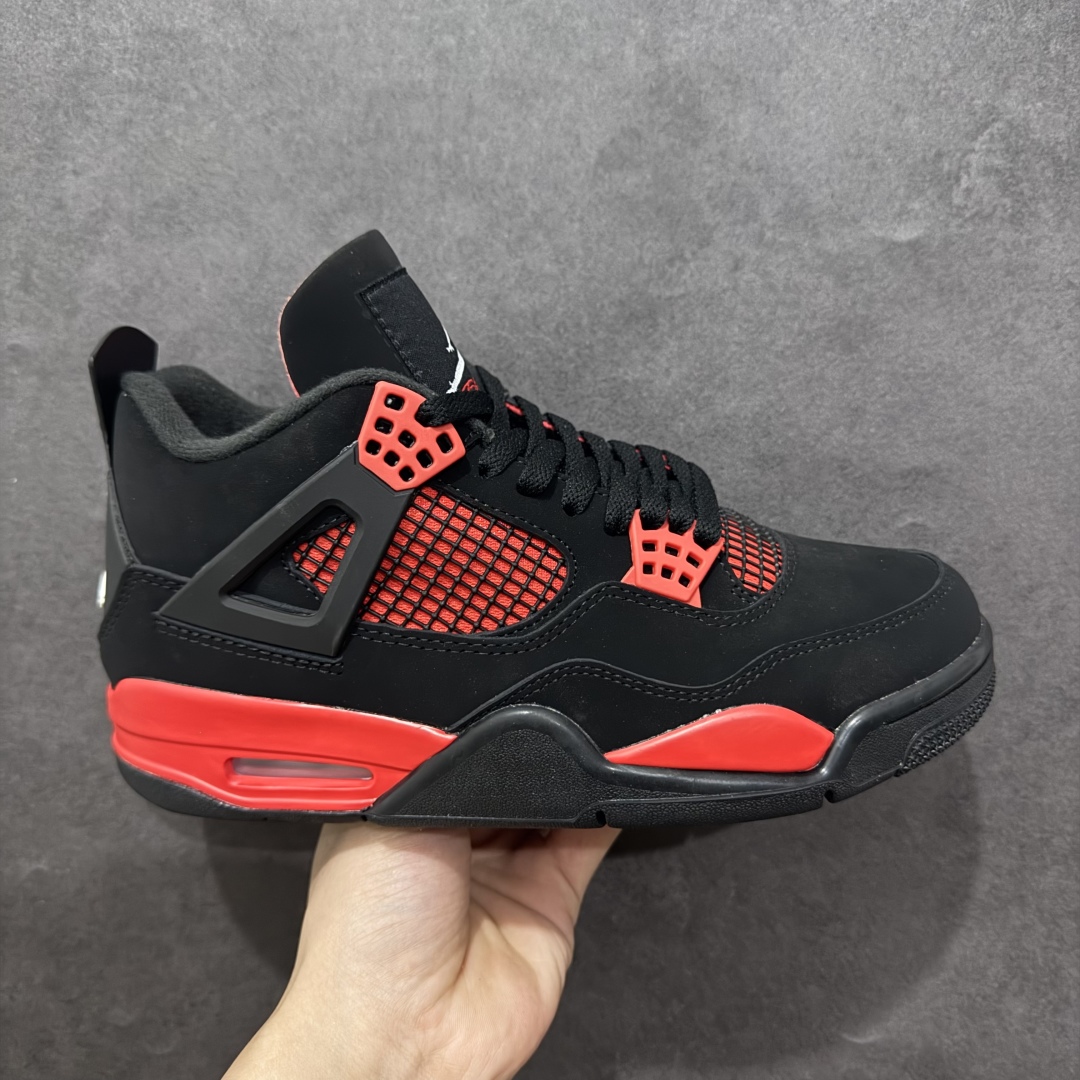 【头层跑量版】Air Jordan AJ4 Retro 系列n区分市面的各种假特价n全头层皮料 大底有正确刷漆n真材实料 做工扎实 拒绝劣质品质n原纸板楦头开发 完美鞋型 鞋柜必备鞋款 终端现货供应品质可见 真正好货福利白菜价💪🏻 尺码：40-46含半码 编码：WE260280-莆田鞋批发中心