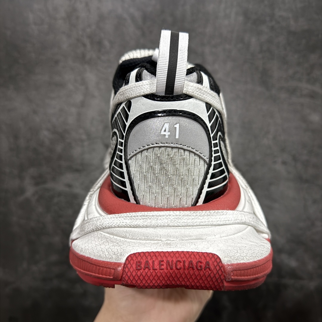 图片[4]-【XA版本】Balenciaga Sneaker Tess 3XL 十代B款 绑带 白红配色n独家纯原版本 细节精准对位官方 私模组合大底n增加全新设计 在延续 Track Trainer 户外轮廓和复杂鞋面结构的同时 更具复古风格正确原材料 手工打磨做旧 匠心最高工艺官方全套配件鞋盒 鞋带 防尘纸配套齐全nSIZE：35 36 37 38 39 40 41 42 43 44 45 46 全码出货 编码：DF440460-莆田鞋批发中心