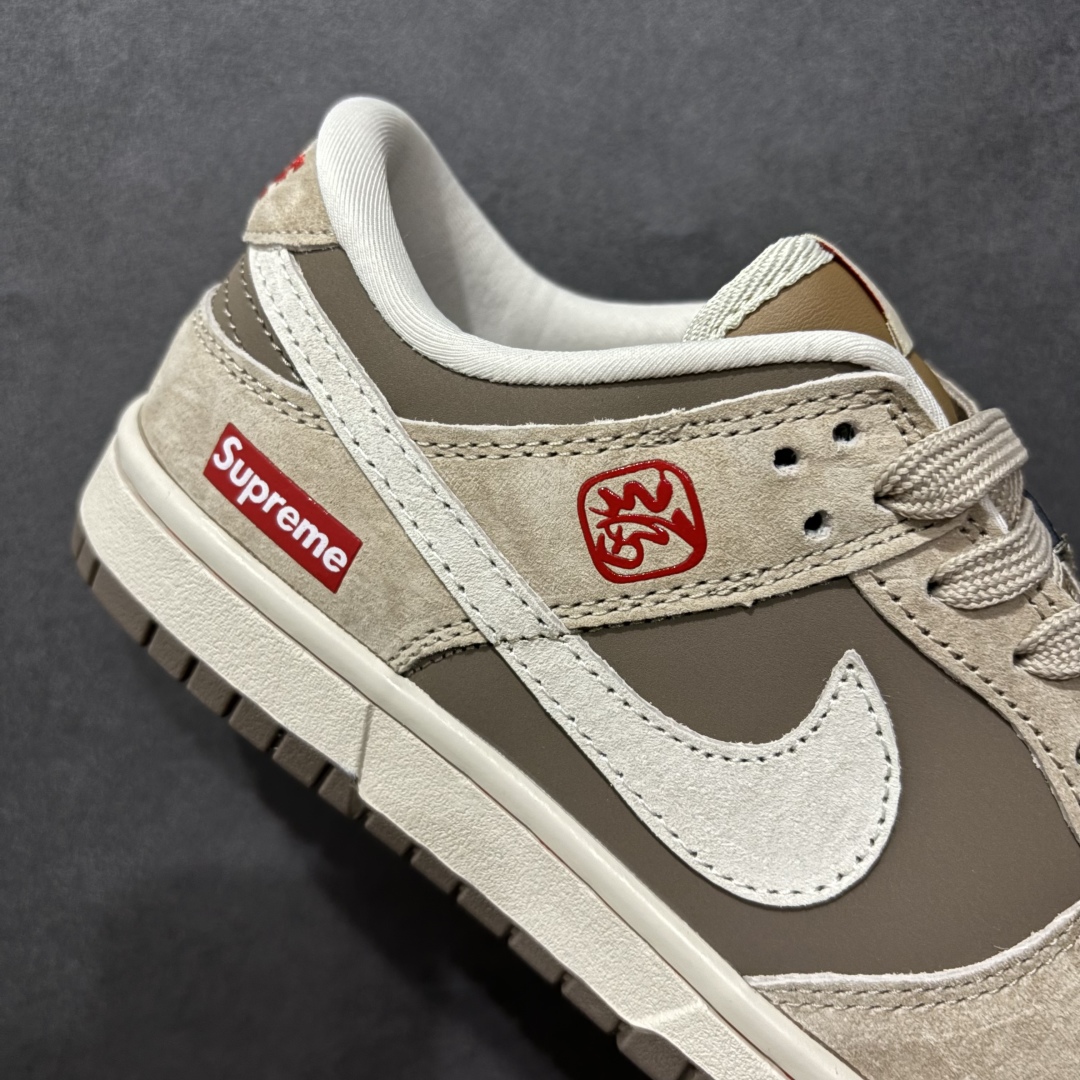 图片[6]-【定制版】Nk SB Dunk Low Supreme联名蛇年限定 鹿褐猪八 周年高端定制 低帮休闲板鞋 AG3702-851rn#定制鞋盒 大厂纯原品质出货 超高清洁度 皮料切割干净无任何毛边 细节完美 r 尺码：36 36.5 37.5 38 38.5 39 40 40.5 41 42 42.5 43 44 44.5 45  编码：HXS320340-莆田鞋批发中心