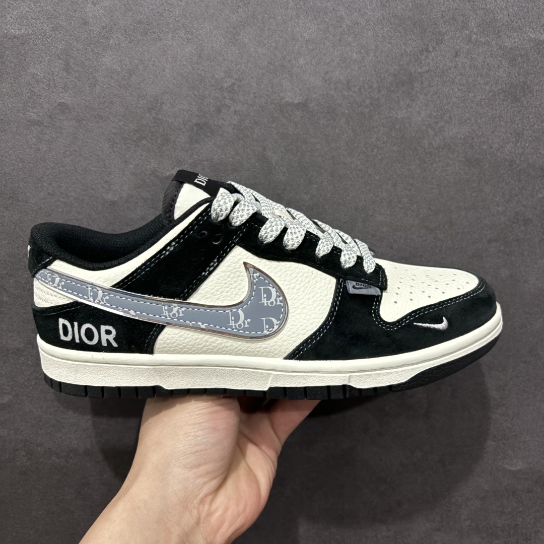 【定制版】Nk SB Dunk Low 迪奥联名 暗纹灰勾 周年高端定制 低帮休闲板鞋 DJ2024-084rn#定制鞋盒 大厂纯原品质出货 超高清洁度 皮料切割干净无任何毛边 细节完美 r 尺码：36 36.5 37.5 38 38.5 39 40 40.5 41 42 42.5 43 44 44.5 45  编码：HXS340360-莆田鞋批发中心