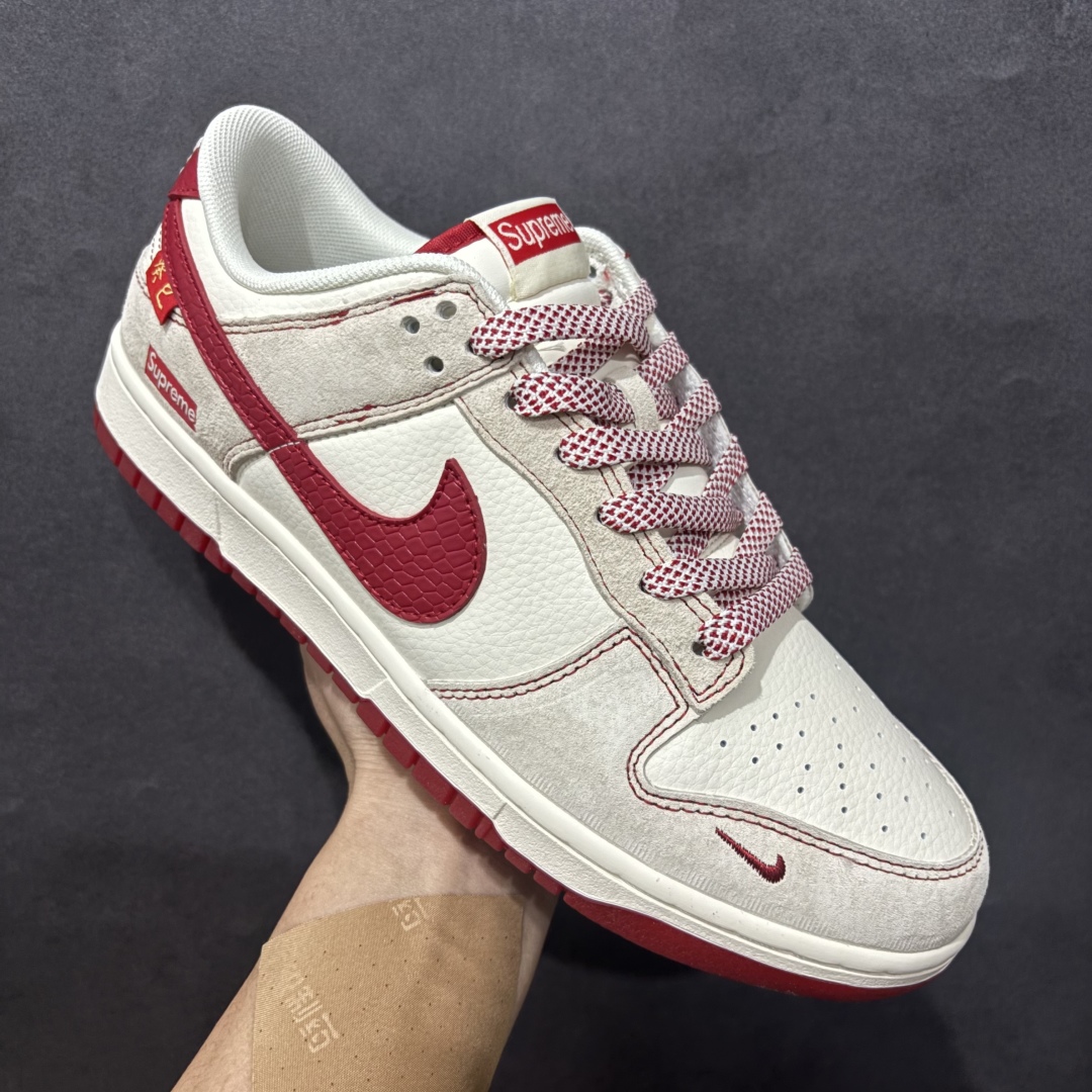 图片[3]-【定制版】Nk SB Dunk Low Supreme联名蛇年限定 蛇纹红勾 周年高端定制 低帮休闲板鞋 HH7518-029n#定制鞋盒 大厂纯原品质出货 超高清洁度 皮料切割干净无任何毛边 细节完美  尺码：36 36.5 37.5 38 38.5 39 40 40.5 41 42 42.5 43 44 44.5 45 编码：HXS320340-莆田鞋批发中心