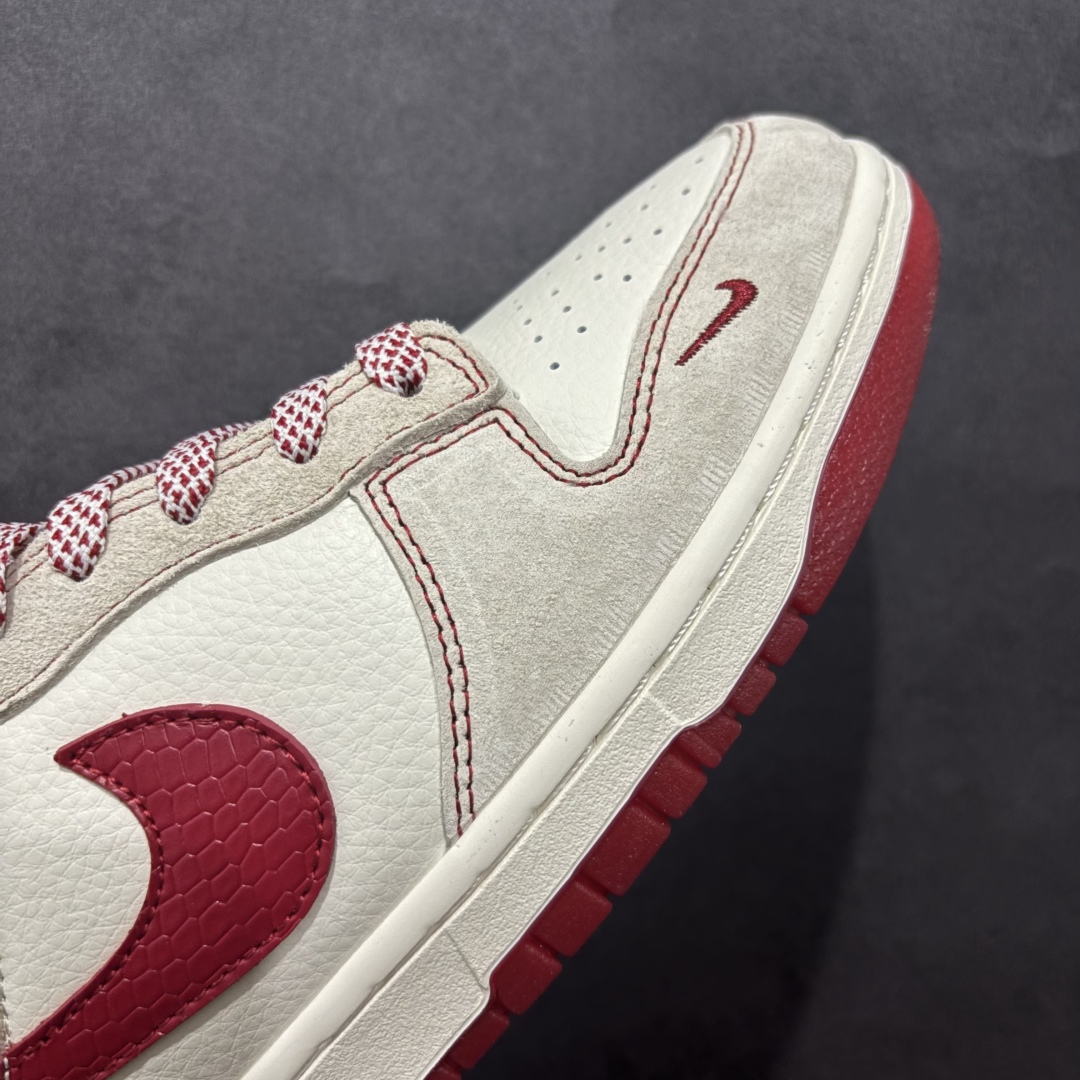 图片[5]-【定制版】Nk SB Dunk Low Supreme联名蛇年限定 蛇纹红勾 周年高端定制 低帮休闲板鞋 HH7518-029n#定制鞋盒 大厂纯原品质出货 超高清洁度 皮料切割干净无任何毛边 细节完美  尺码：36 36.5 37.5 38 38.5 39 40 40.5 41 42 42.5 43 44 44.5 45 编码：HXS320340-莆田鞋批发中心