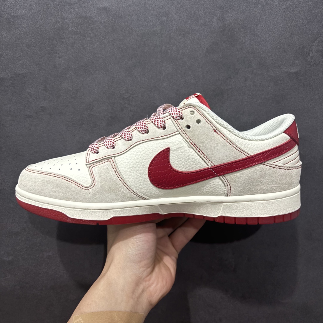 图片[2]-【定制版】Nk SB Dunk Low Supreme联名蛇年限定 蛇纹红勾 周年高端定制 低帮休闲板鞋 HH7518-029n#定制鞋盒 大厂纯原品质出货 超高清洁度 皮料切割干净无任何毛边 细节完美  尺码：36 36.5 37.5 38 38.5 39 40 40.5 41 42 42.5 43 44 44.5 45 编码：HXS320340-莆田鞋批发中心