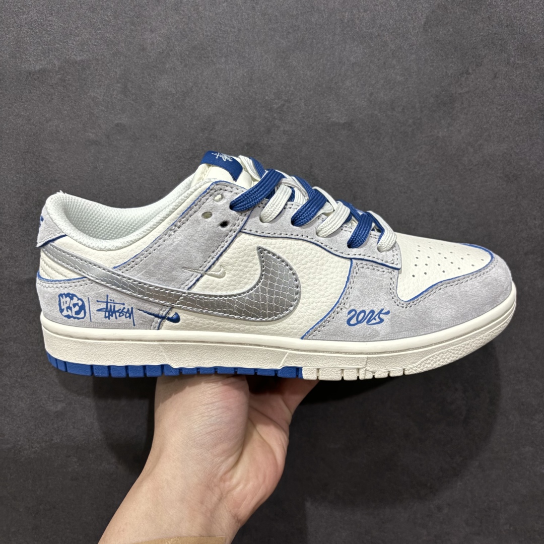 【定制版】Nk SB Dunk Low 斯图西蛇年联名 米蓝银勾 周年高端定制 低帮休闲板鞋 DM6868-010n#定制鞋盒 大厂纯原品质出货 超高清洁度 皮料切割干净无任何毛边 细节完美  尺码：36 36.5 37.5 38 38.5 39 40 40.5 41 42 42.5 43 44 44.5 45 编码：HXS340360-莆田鞋批发中心