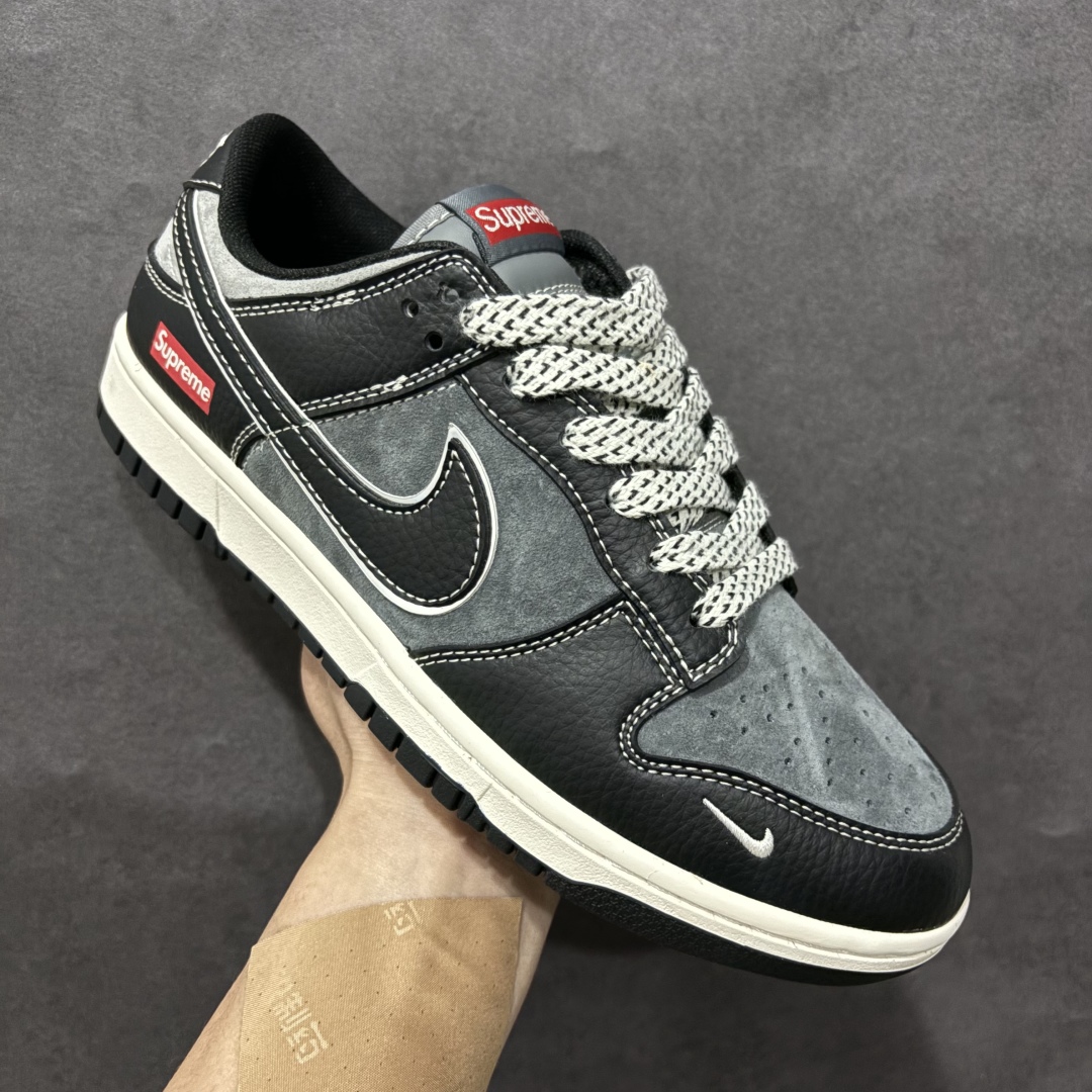 图片[3]-【定制版】NIKE SB Dunk Low x Supreme 黑深灰小钩满天星n公司级出品 极力推荐n原装头层材料 独家版型蒸餾加工n帶來的是更好的视觉和脚感体验n大厂纯原品质出货 清洁度 电绣工艺皮料切割干净无任何毛边 细节完美官方货号：XX9936 036 尺码： 36 36.5 37.5 38 38.5 39 40 40.5 41 42 42.5 43 44 44.5 45 编码：CC280300-莆田鞋批发中心