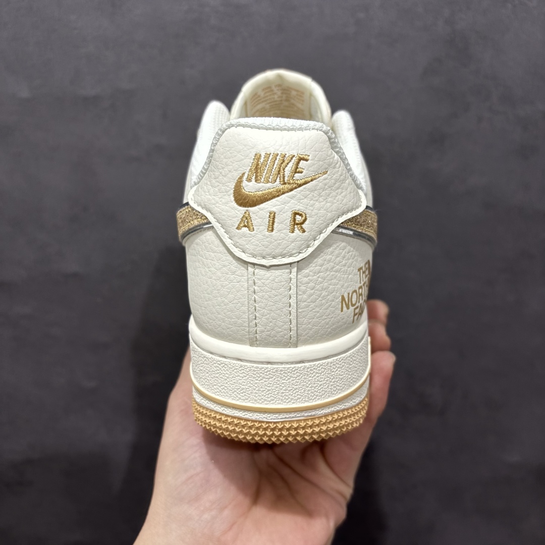 图片[4]-【定制版】Nike Air Force 1 Low 07 x The North Face 白黄小钩满天星n原楦头原纸板 打造纯正低帮空军版型 专注外贸渠道 全掌内置蜂窝气垫原盒配件 原厂中底钢印、拉帮完美官方货号：QY6818 533 Size：36 36.5 37.5 38 38.5 39 40 40.5 41 42 42.5 43 44 44.5 45 编码：CC280300-莆田鞋批发中心