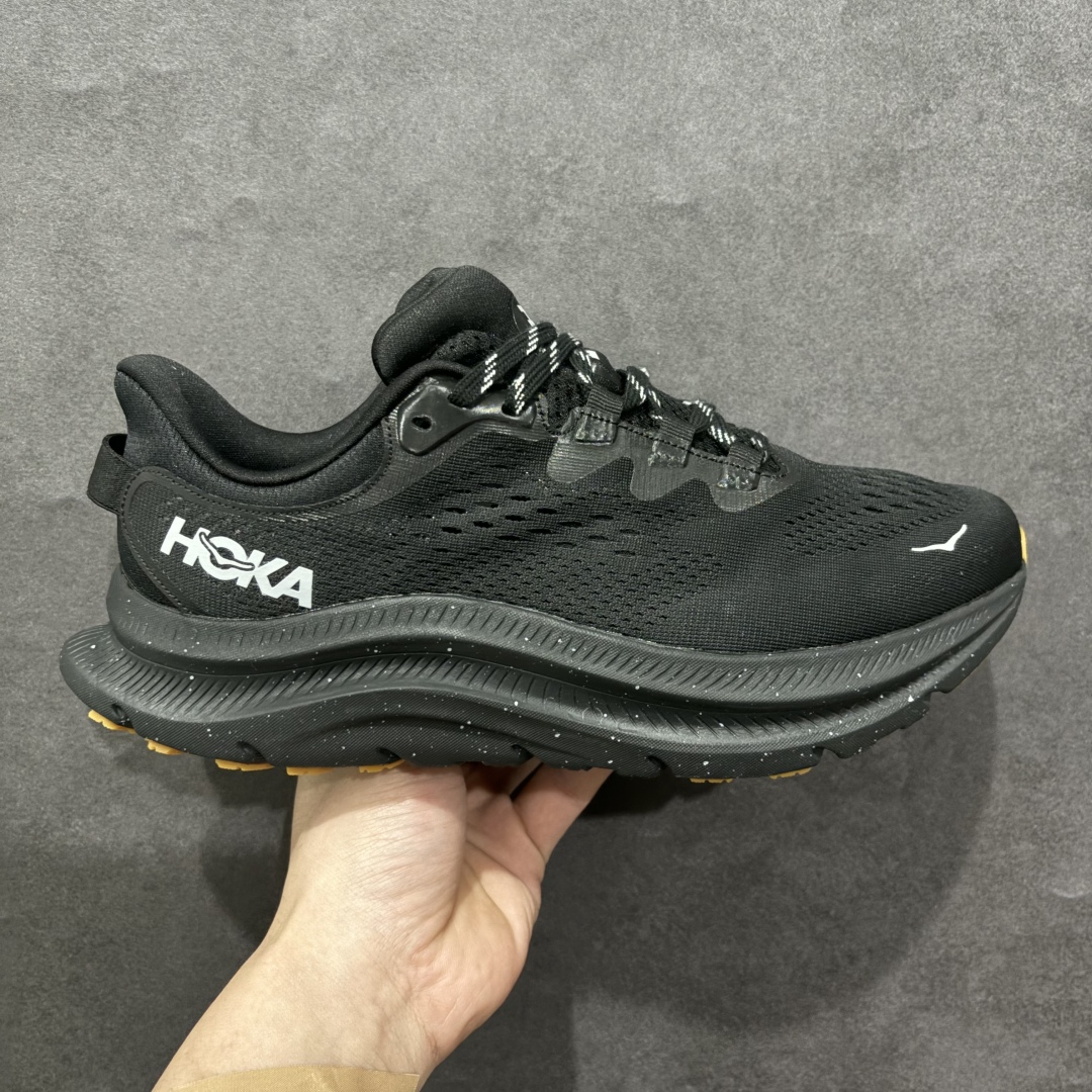 【绿x版】HOKA ONE ONE Kawana 2n2024新款 设计采用再生植物纤维网纱制成独特的新型鞋面 工程网纱鞋面柔软透气 搭载 HOKA 标志性缓震中底 提供贴合脚感的同时 还带来有力的支撑 可以在不同速度下兼顾耐久性 是跑步新手和运动爱好者在多场景跑步、运动健身和日常通勤时的不二之选 前后掌 5mm 落差的缓震中底与凹槽设计外底结合速度型滚动平衡技术 可在步伐转换的过程中确保平稳过渡 加长版鞋跟和符合人体工学的跟腱部结构赋予运动爱好者轻盈舒适的脚感 KAWANA 以备受追捧的 MACH 4 作为灵感之源 鞋跟处的 SwallowTail™ 几何造型可在落地时缔造流畅稳定的步态 得以实现柔韧保护 后跟延伸而出的鞋提方便穿脱 全方位提升了整双鞋的穿着体验  尺码：39 40 40.5 41 42 42.5 43 44 44.5 45 46 编码：NMLH270290-莆田鞋批发中心