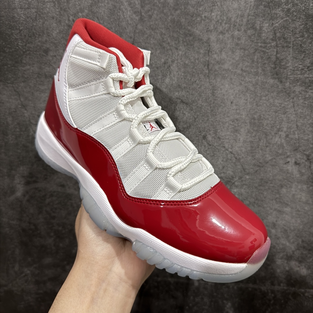 图片[3]-【裁片特价】Air Jordan AJ11 \”Cherry\” 樱桃白红 CT8012-116 原楦原档案数据开模打造 原厂中底拉帮钢印 原厂漆皮 防冻不开裂 头层皮料 原装鞋撑 水晶大底正确色度色泽 原楦原数据刺绣 原厂车缝走线及对位 毫厘不差 飞人logo采用原数据电脑刺绣 原装正品碳纤维真实碳板 增强抗扭 原内标 原盒标 正确官方原盒 原厂防氧化水晶外底 原厂配套厂全掌solo气垫 尺码对应库存明细‼️ 编码：GQ290320-莆田鞋批发中心