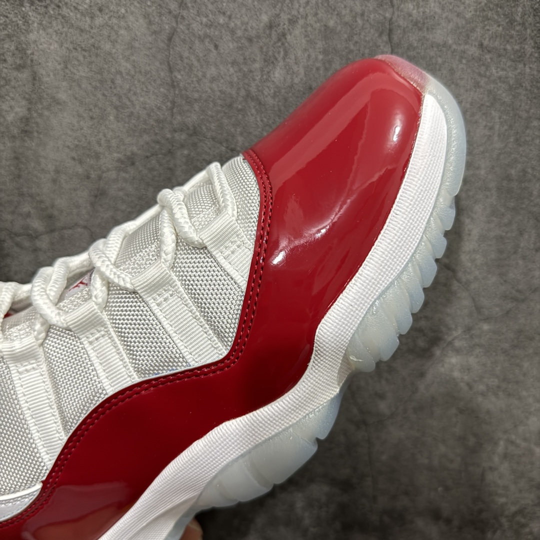 图片[6]-【裁片特价】Air Jordan AJ11 \”Cherry\” 樱桃白红 CT8012-116 原楦原档案数据开模打造 原厂中底拉帮钢印 原厂漆皮 防冻不开裂 头层皮料 原装鞋撑 水晶大底正确色度色泽 原楦原数据刺绣 原厂车缝走线及对位 毫厘不差 飞人logo采用原数据电脑刺绣 原装正品碳纤维真实碳板 增强抗扭 原内标 原盒标 正确官方原盒 原厂防氧化水晶外底 原厂配套厂全掌solo气垫 尺码对应库存明细‼️ 编码：GQ290320-莆田鞋批发中心