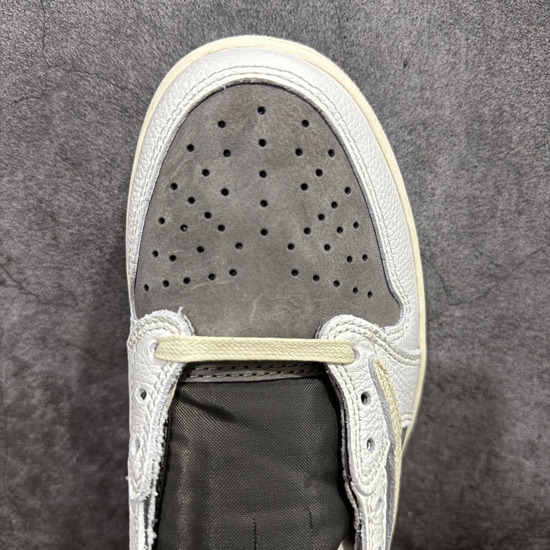 图片[5]-【裁片福利】Travis Scott x Air Jordan AJ1 Low OG SP TS联名白棕倒钩低帮 DM7866-162 十年一代莞产技术加持 原楦原纸板开发 后跟弧度收口自然不对折 原厂电绣 鬼脸飞翼针数密度一致 追求零偏差 市场巅峰之作 原档纸板数据 精准Swoosh Logo内腰字体高度对位 原厂拉帮工艺 起针回针位置针距密度一致 正确鞋垫四分之三背胶 原厂皮料 麂皮绒感效果一致 进口玻璃冲刀皮料裁剪零毛边 全鞋电脑针车工艺 极致一眼正品既视感 最高QC检验标准控制溢胶整体清洁度  鞋盒、防尘纸 鞋带 均采购来自原厂 尺码对应库存‼️ 编码：GQ290320-莆田鞋批发中心