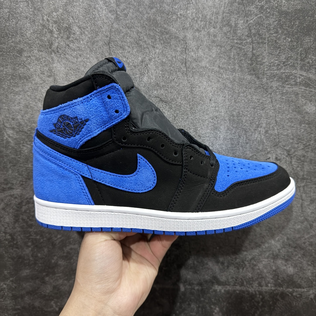 【裁片福利】Air Jordan AJ1 Retro High 翻毛皮皇家蓝 DZ5485-042 全套原纸板楦头开发 原厂特供皮料加持 确保原汁原味 完美呈现一代版型 一比一鞋头弧度高度鞋身弧度 数据细节工艺流程均保持原鞋一致 后跟弧度收口自然对折 极致一眼正品既视感 原厂皮料 进口玻璃冲刀皮料裁剪零毛边 承诺百分百一致原鞋 全鞋电脑针车工艺 鞋面清洁度最高QC检验标准 控制溢胶 飞翼3D高频深度立体 鞋盒、防尘纸 均采购来自原厂 尺码对应库存‼️ 编码：GQ290320-莆田鞋批发中心