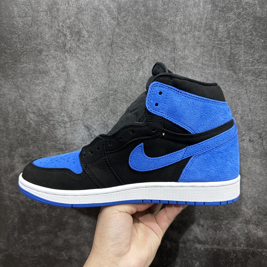 图片[2]-【裁片福利】Air Jordan AJ1 Retro High 翻毛皮皇家蓝 DZ5485-042 全套原纸板楦头开发 原厂特供皮料加持 确保原汁原味 完美呈现一代版型 一比一鞋头弧度高度鞋身弧度 数据细节工艺流程均保持原鞋一致 后跟弧度收口自然对折 极致一眼正品既视感 原厂皮料 进口玻璃冲刀皮料裁剪零毛边 承诺百分百一致原鞋 全鞋电脑针车工艺 鞋面清洁度最高QC检验标准 控制溢胶 飞翼3D高频深度立体 鞋盒、防尘纸 均采购来自原厂 尺码对应库存‼️ 编码：GQ290320-莆田鞋批发中心