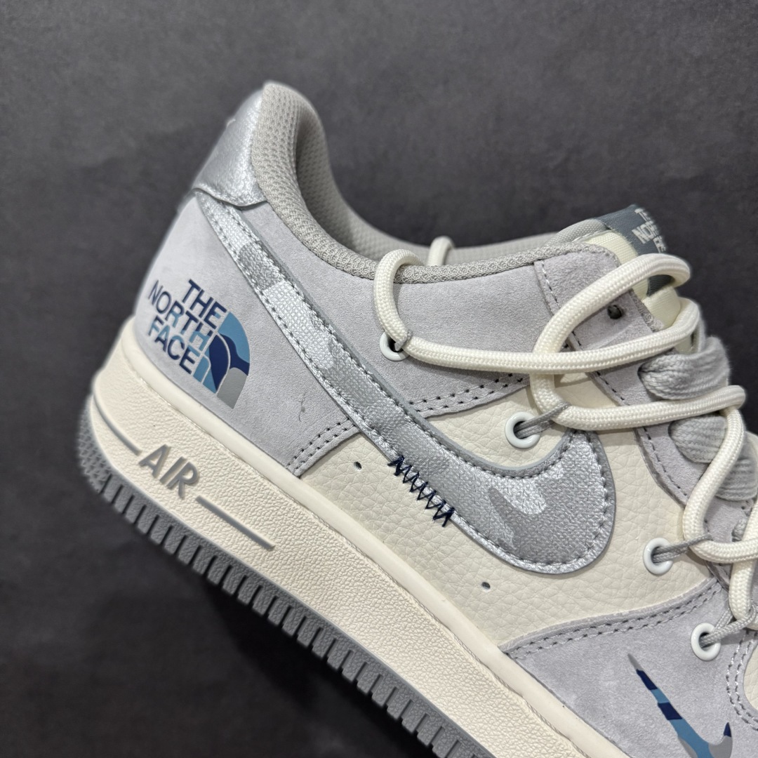 图片[6]-【公司级】Nike Air Force 1 Low 07 x The North Face 米灰小钩绑带n原楦头原纸板 打造纯正低帮空军版型 专注外贸渠道 全掌内置蜂窝气垫原盒配件 原厂中底钢印、拉帮完美官方货号：DM6688 016 Size：36 36.5 37.5 38 38.5 39 40 40.5 41 42 42.5 43 44 44.5 45 编码：HXS310320-莆田鞋批发中心