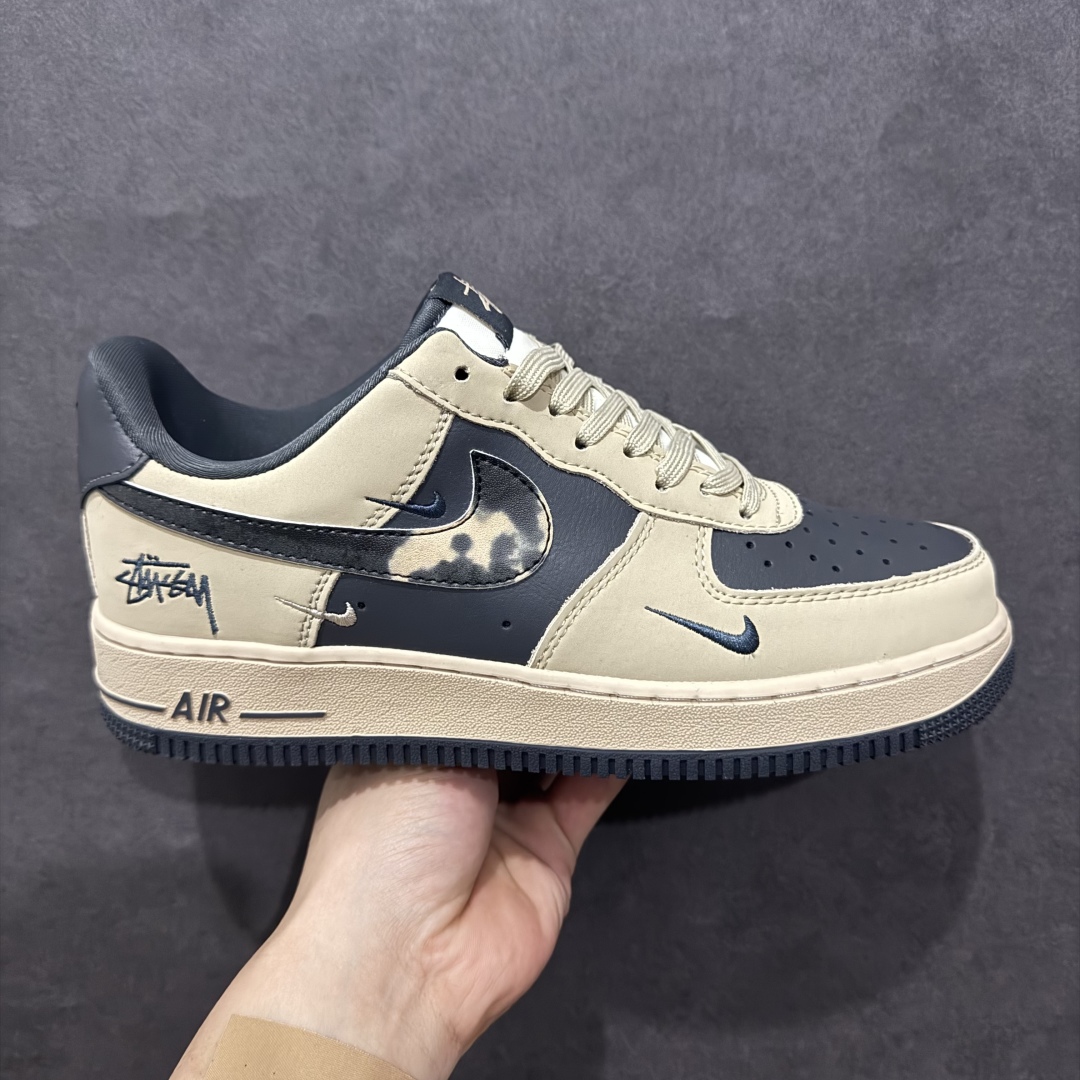 【公司级】Nike Air Force 1 Low 07 x Stussy 棕灰小钩n原楦头原纸板 打造纯正低帮空军版型 专注外贸渠道 全掌内置蜂窝气垫原盒配件 原厂中底钢印、拉帮完美官方货号：KK1988 033 Size：36 36.5 37.5 38 38.5 39 40 40.5 41 42 42.5 43 44 44.5 45 编码：HXS310320-莆田鞋批发中心