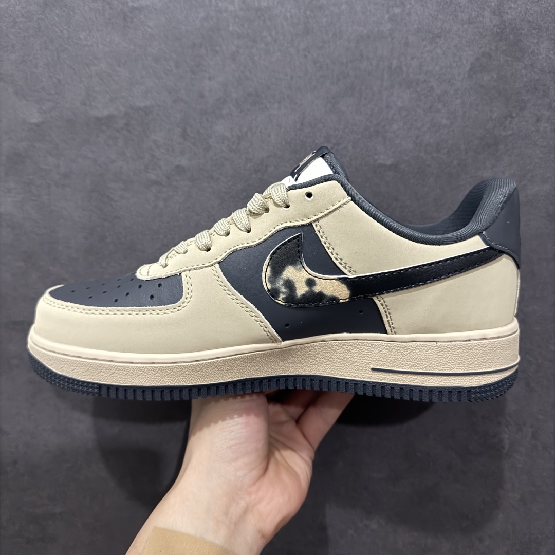 图片[2]-【公司级】Nike Air Force 1 Low 07 x Stussy 棕灰小钩n原楦头原纸板 打造纯正低帮空军版型 专注外贸渠道 全掌内置蜂窝气垫原盒配件 原厂中底钢印、拉帮完美官方货号：KK1988 033 Size：36 36.5 37.5 38 38.5 39 40 40.5 41 42 42.5 43 44 44.5 45 编码：HXS310320-莆田鞋批发中心