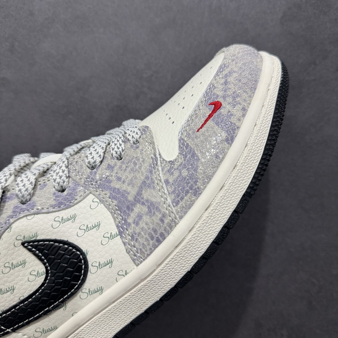 图片[5]-【定制版】Air Jordan 1 Retro Low x Stussy 蛇年限定 白紫蟒纹小钩满天星n官方同步新色 原装级产物n拒绝公底 立体鞋型 细节完美 高清洁度购置公司同步原材料 原汁原味 忠于原版 货号：FC1688 201n码数：36 36.5 37.5 38 38.5 39 40 40.5 41 42 42.5 43 44 44.5 45 编码：HXS320340-莆田鞋批发中心