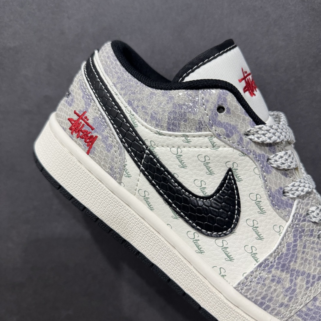 图片[6]-【定制版】Air Jordan 1 Retro Low x Stussy 蛇年限定 白紫蟒纹小钩满天星n官方同步新色 原装级产物n拒绝公底 立体鞋型 细节完美 高清洁度购置公司同步原材料 原汁原味 忠于原版 货号：FC1688 201n码数：36 36.5 37.5 38 38.5 39 40 40.5 41 42 42.5 43 44 44.5 45 编码：HXS320340-莆田鞋批发中心