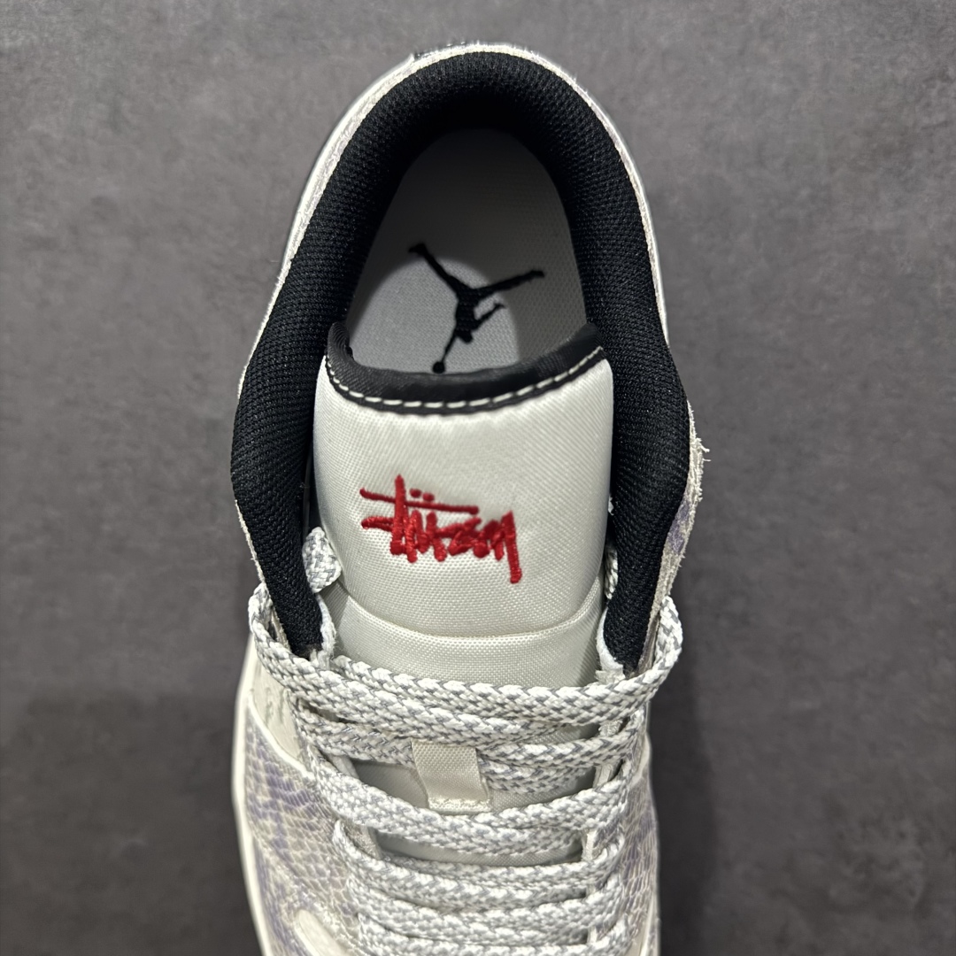 图片[7]-【定制版】Air Jordan 1 Retro Low x Stussy 蛇年限定 白紫蟒纹小钩满天星n官方同步新色 原装级产物n拒绝公底 立体鞋型 细节完美 高清洁度购置公司同步原材料 原汁原味 忠于原版 货号：FC1688 201n码数：36 36.5 37.5 38 38.5 39 40 40.5 41 42 42.5 43 44 44.5 45 编码：HXS320340-莆田鞋批发中心