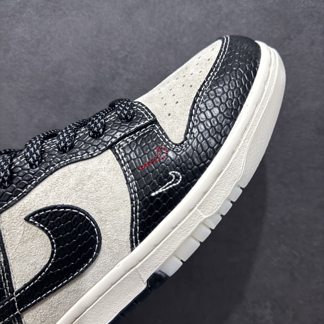 图片[5]-【定制版】Nike SB Dunk Low x Stussy 蛇年限定 灰黑小钩满天星n纯原大厂出品 极力推荐n原装头层材料 独家版型蒸餾加工n帶來的是更好的视觉和脚感体验n大厂纯原品质出货 清洁度 电绣工艺皮料切割干净无任何毛边 细节完美 官方货号：HH7518 031 尺码：36 36.5 37.5 38 38.5 39 40 40.5 41 42 42.5 43 44 44.5 45  编码：HXS320340-莆田鞋批发中心