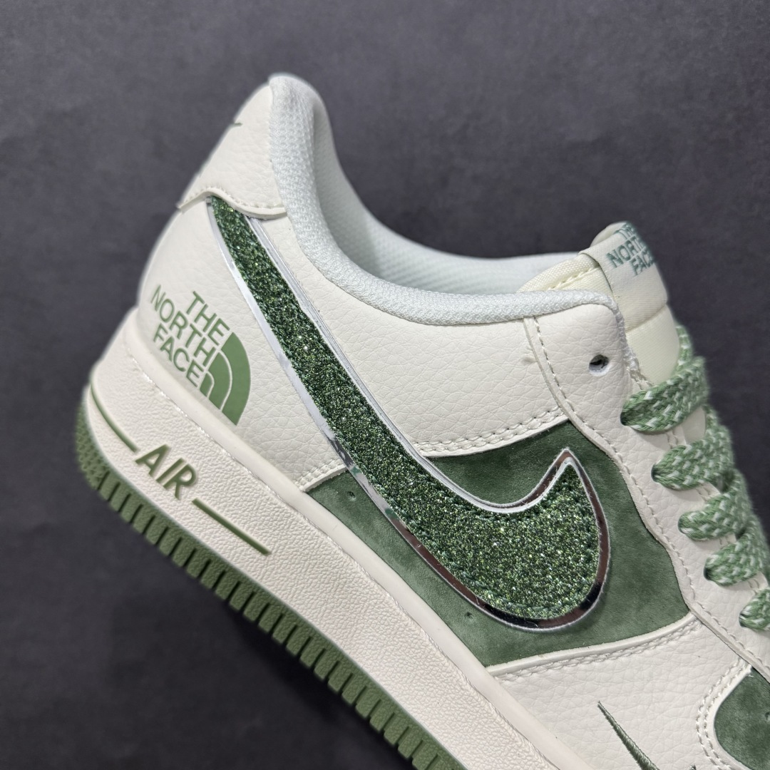 图片[6]-【定制版】Nike Air Force 1 Low 07 x The North Face 白绿小钩满天星n原楦头原纸板 打造纯正低帮空军版型 专注外贸渠道 全掌内置蜂窝气垫原盒配件 原厂中底钢印、拉帮完美官方货号：QY6818 532 Size：36 36.5 37.5 38 38.5 39 40 40.5 41 42 42.5 43 44 44.5 45 编码：CC280300-莆田鞋批发中心