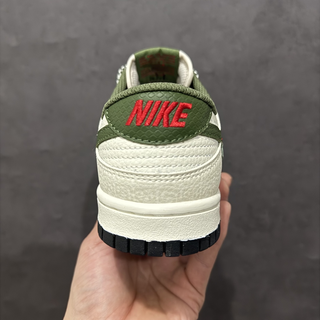 图片[4]-【定制版】Nike SB Dunk Low x UNDEFEATED 白灰 蓝红双钩 麻绳鞋带n纯原大厂出品 极力推荐n原装头层材料 独家版型蒸餾加工n帶來的是更好的视觉和脚感体验n大厂纯原品质出货 清洁度 电绣工艺皮料切割干净无任何毛边 细节完美 官方货号：DM6868 032 尺码：36 36.5 37.5 38 38.5 39 40 40.5 41 42 42.5 43 44 44.5 45  编码：HXS340360-莆田鞋批发中心