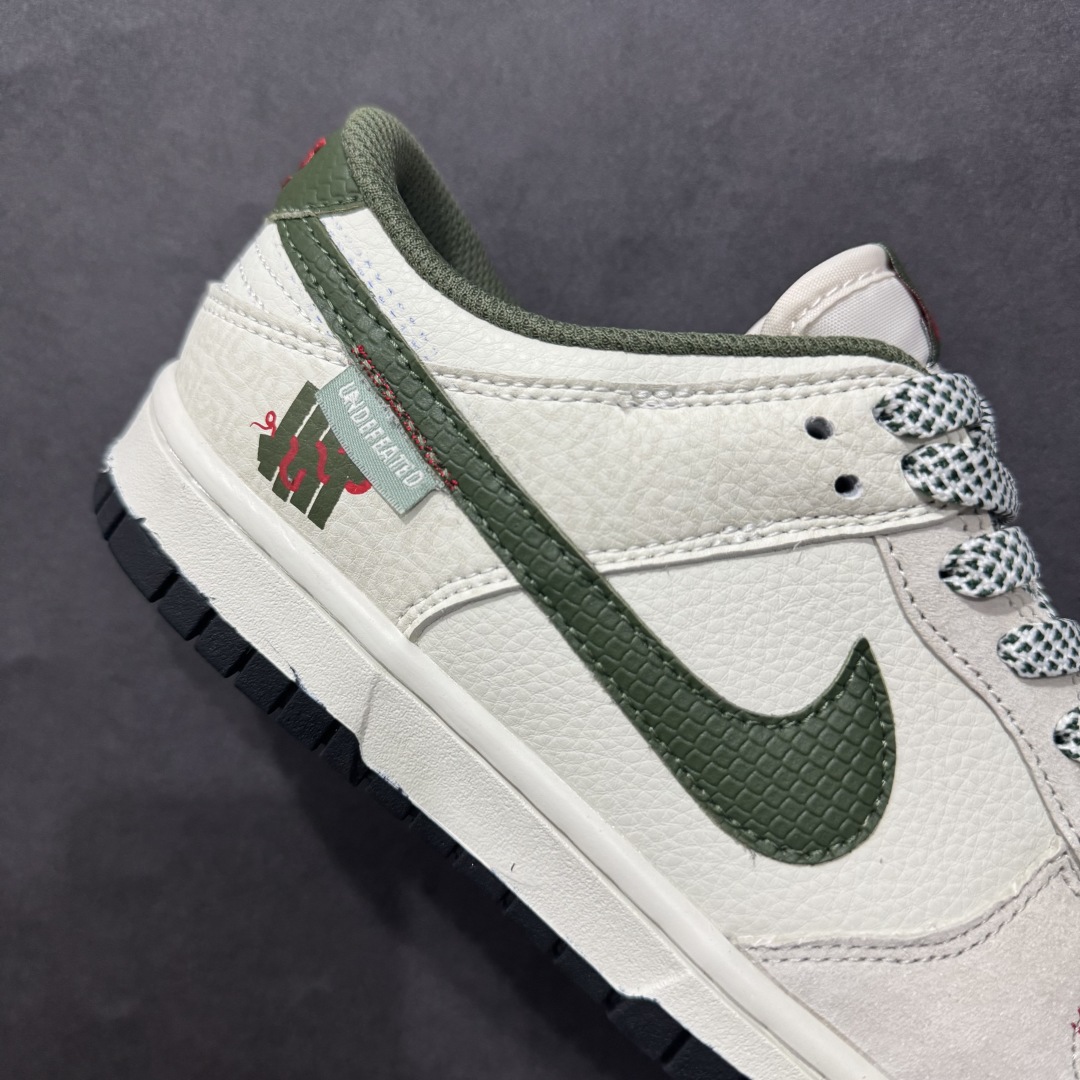 图片[6]-【定制版】Nike SB Dunk Low x UNDEFEATED 白灰 蓝红双钩 麻绳鞋带n纯原大厂出品 极力推荐n原装头层材料 独家版型蒸餾加工n帶來的是更好的视觉和脚感体验n大厂纯原品质出货 清洁度 电绣工艺皮料切割干净无任何毛边 细节完美 官方货号：DM6868 032 尺码：36 36.5 37.5 38 38.5 39 40 40.5 41 42 42.5 43 44 44.5 45  编码：HXS340360-莆田鞋批发中心