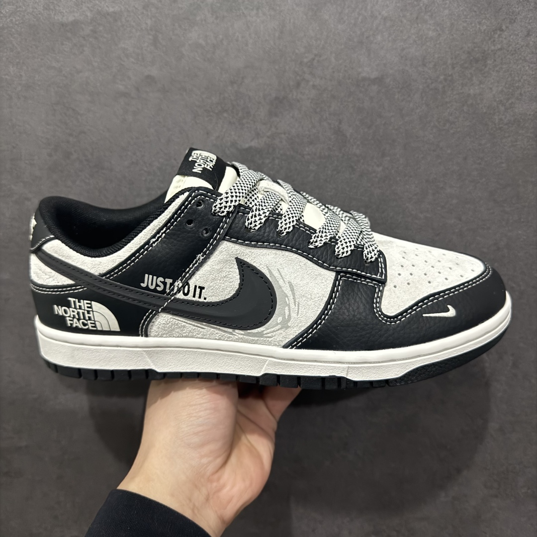 【定制版】Nk SB Dunk Low 北面系列 涂鸦黑勾 周年高端定制 低帮休闲板鞋 DM6868-028rn#定制鞋盒 大厂纯原品质出货 超高清洁度 皮料切割干净无任何毛边 细节完美 r 尺码：36 36.5 37.5 38 38.5 39 40 40.5 41 42 42.5 43 44 44.5 45  编码：HXS340360-莆田鞋批发中心