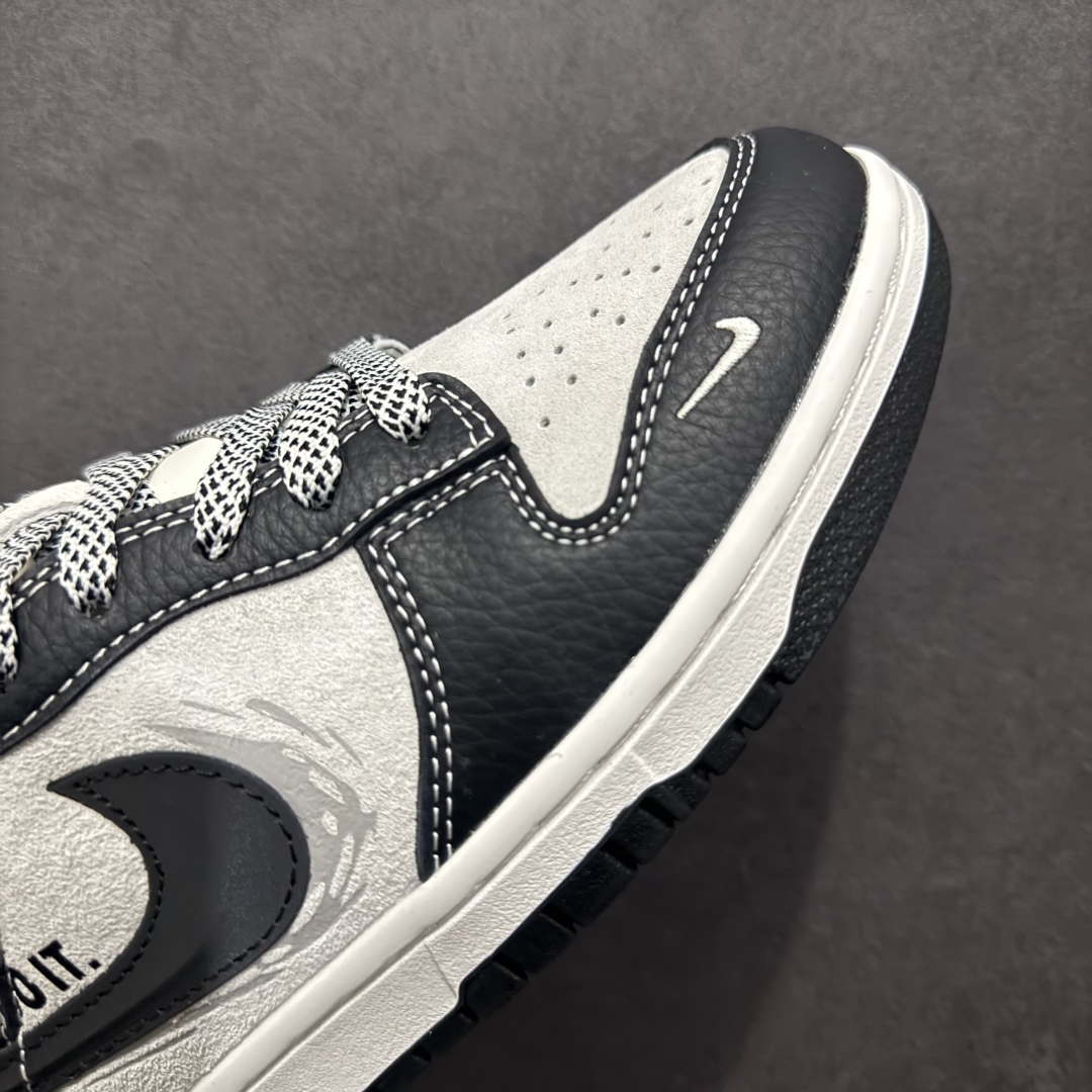 图片[5]-【定制版】Nk SB Dunk Low 北面系列 涂鸦黑勾 周年高端定制 低帮休闲板鞋 DM6868-028rn#定制鞋盒 大厂纯原品质出货 超高清洁度 皮料切割干净无任何毛边 细节完美 r 尺码：36 36.5 37.5 38 38.5 39 40 40.5 41 42 42.5 43 44 44.5 45  编码：HXS340360-莆田鞋批发中心